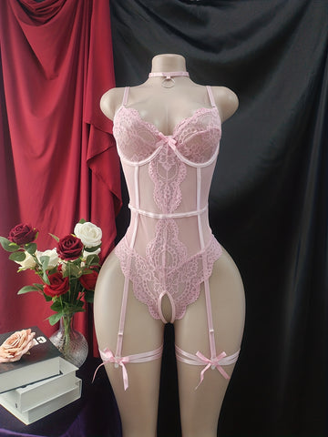 Noir Embrace – Body en dentelle avec bretelles et détails en anneau